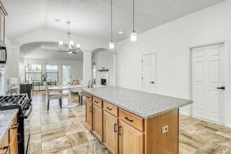 6015 Wildbriar Ln in Richmond, TX - Building Photo - Building Photo