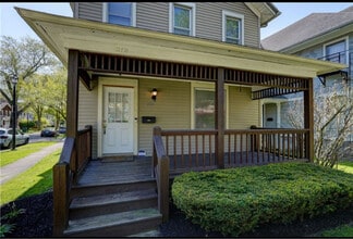 212 S Goodman St in Rochester, NY - Building Photo - Building Photo