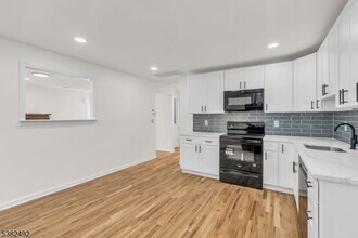 55 Orchard Dr in Vernon, NJ - Building Photo - Building Photo