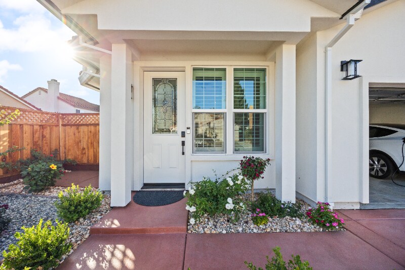 8864 Boreal Way in Elk Grove, CA - Building Photo