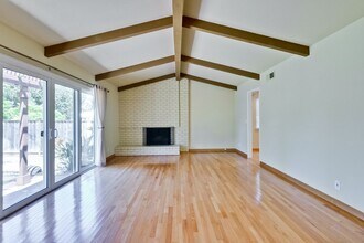 1084 Bluebird Ave in Santa Clara, CA - Building Photo - Building Photo