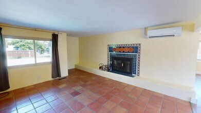 508 Camino Solano in Santa Fe, NM - Building Photo - Building Photo