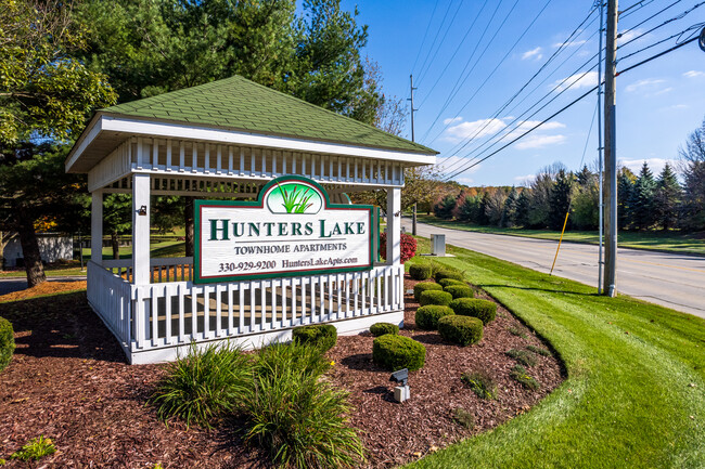 Hunters Lake Apartments in Cuyahoga Falls, OH - Building Photo - Other