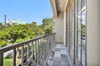 2101 Elmen St in Houston, TX - Building Photo - Building Photo
