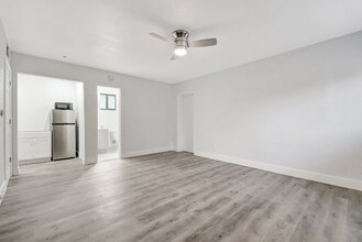 259 NW 29th Terrace-Unit -3 in Fort Lauderdale, FL - Building Photo - Building Photo