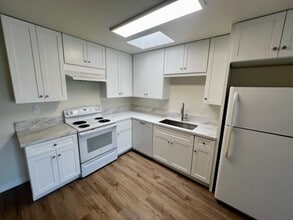 4227 Fairmount Ave in San Diego, CA - Building Photo - Building Photo