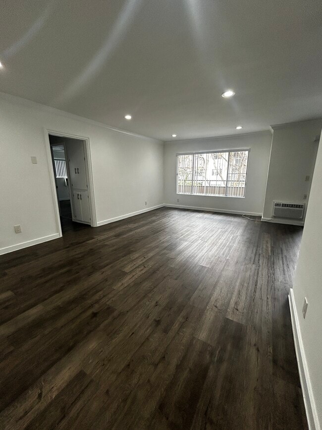 649 Westbourne Dr in West Hollywood, CA - Foto de edificio - Building Photo