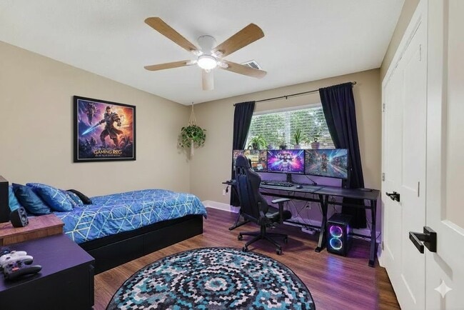 property at 2103 Woodway Dr