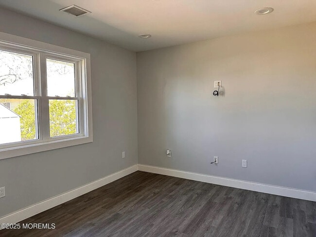335 Broad St in Red Bank, NJ - Building Photo - Building Photo