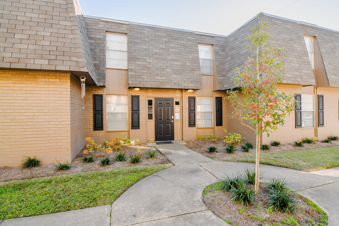 Westgate in Ocean Springs, MS - Foto de edificio