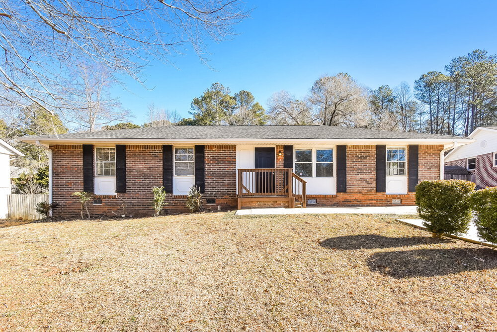 10180 Foxfire Terrace in Jonesboro, GA - Building Photo