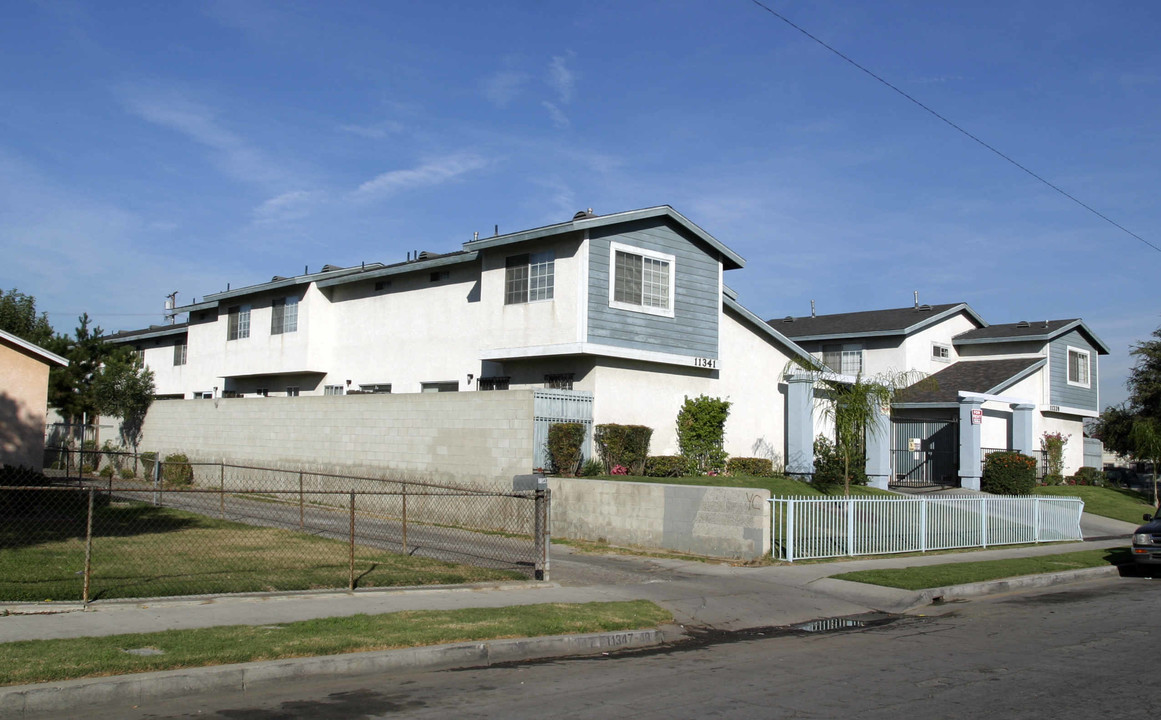 11339-11341 Louise Ave in Lynwood, CA - Building Photo