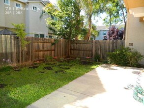 7515 Sheldon Rd-Unit -#21103 in Elk Grove, CA - Foto de edificio - Building Photo