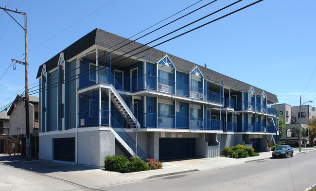 The Oak Street Apartments in Santa Ana, CA - Building Photo - Building Photo