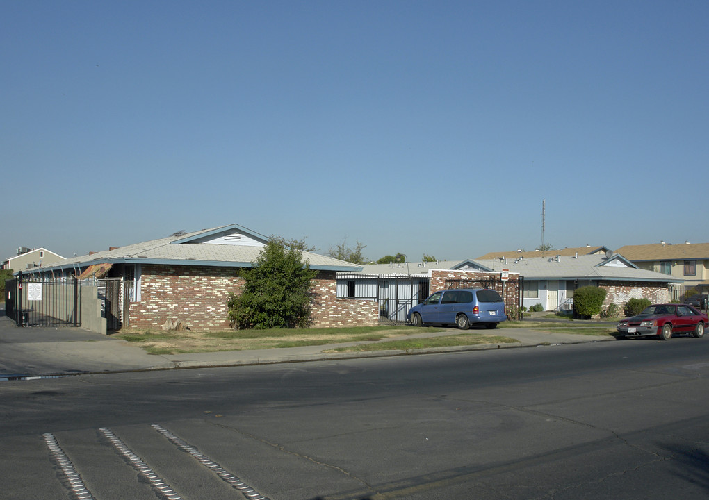 2328-2332 Martin Luther King Jr Blvd in Fresno, CA - Building Photo