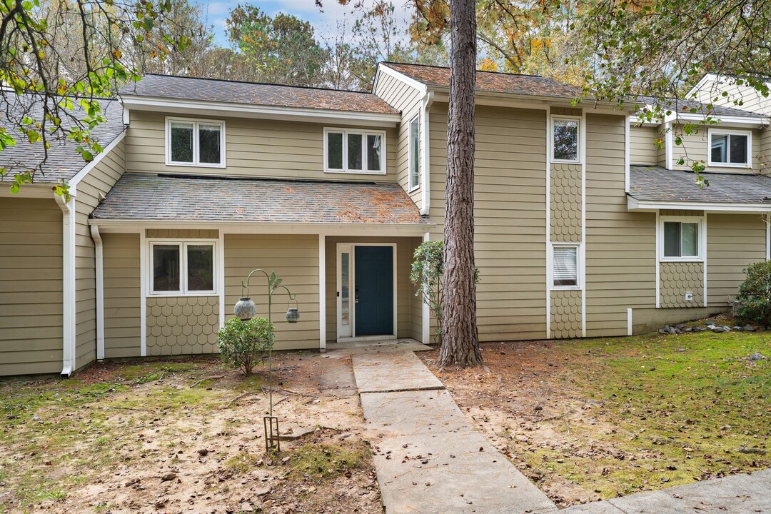 4330 Pin Oak Dr in Durham, NC - Building Photo