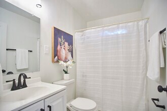 1613 Dexter St, Unit 1 in Durham, NC - Building Photo - Building Photo