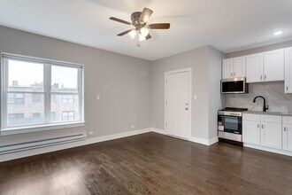 8024 S Ellis Ave in Chicago, IL - Building Photo - Building Photo