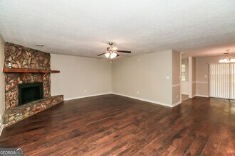 155 Hunt Ridge Dr in Stockbridge, GA - Building Photo - Building Photo