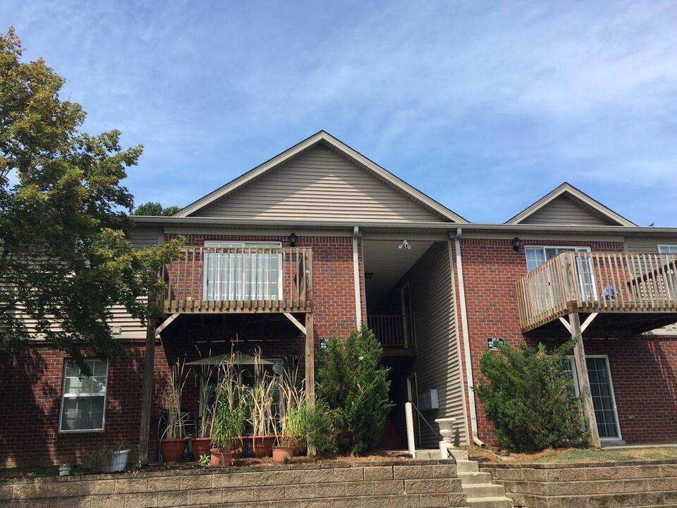 226 Yager Ave in La Grange, KY - Building Photo