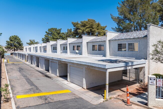 Mountain Vista Condos in Las Vegas, NV - Building Photo - Building Photo