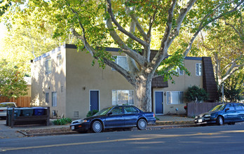 2400 C St in Sacramento, CA - Building Photo - Building Photo