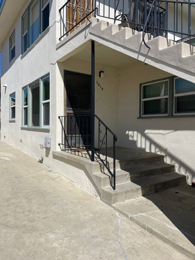 3017-3021 S Pacific Ave in Los Angeles, CA - Building Photo - Building Photo