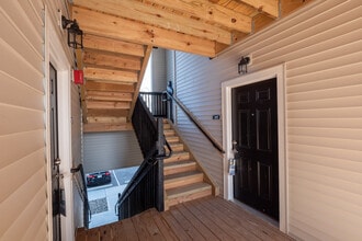 Alkire Meadows in Columbus, OH - Building Photo - Building Photo