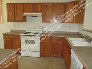 5614 W Lydia Ln in Phoenix, AZ - Building Photo - Building Photo