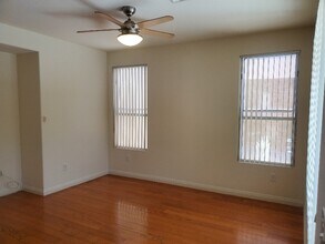 5049 Alfingo St in Las Vegas, NV - Building Photo - Building Photo