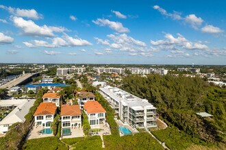 1625 S Ocean Blvd in Delray Beach, FL - Foto de edificio - Building Photo