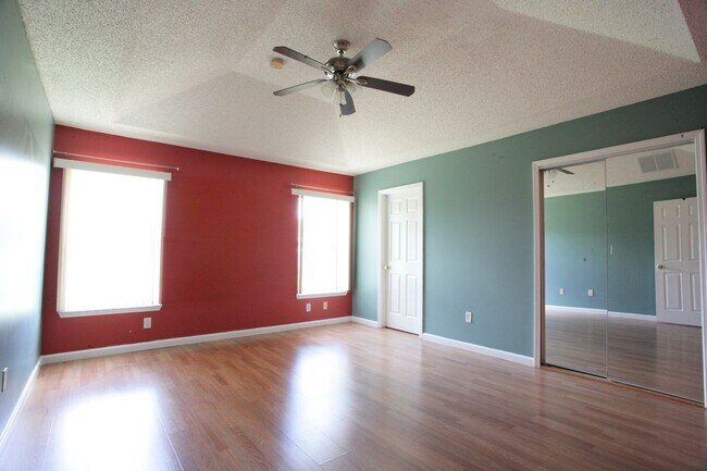 8452 Stelling Dr S in Jacksonville, FL - Building Photo - Building Photo