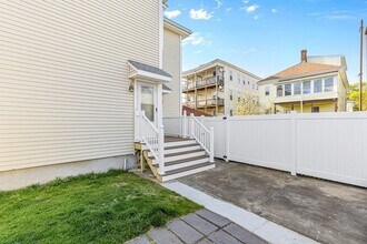 80 Bradbury Ave, Unit #1 in Medford, MA - Building Photo - Building Photo