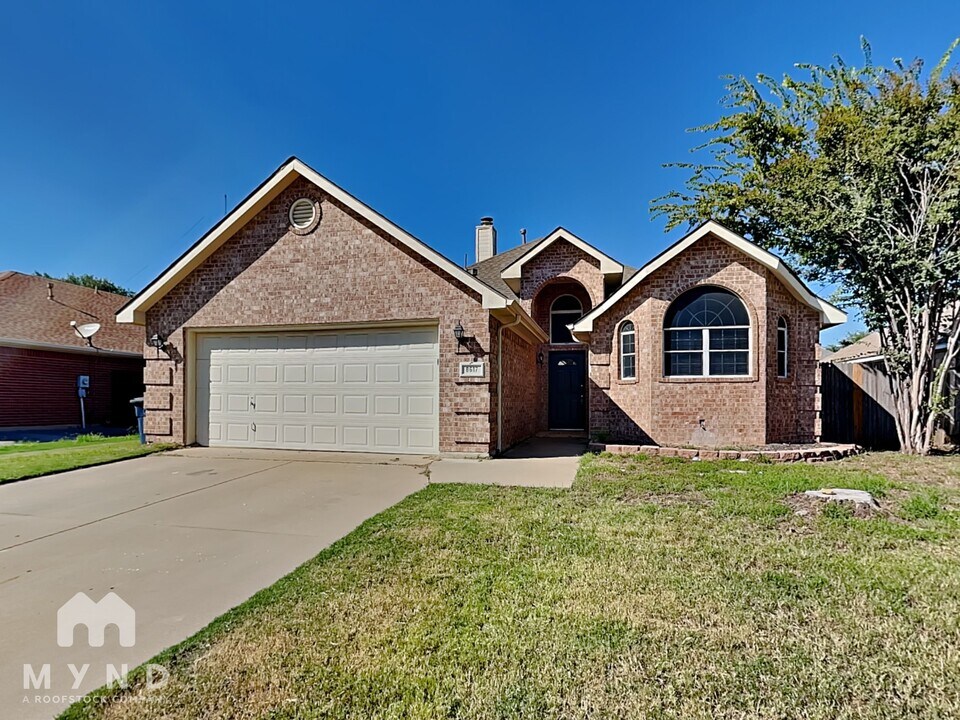 8617 Saranac Trail in Fort Worth, TX - Building Photo