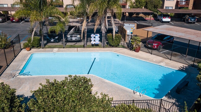 Lincoln Pointe Apartments