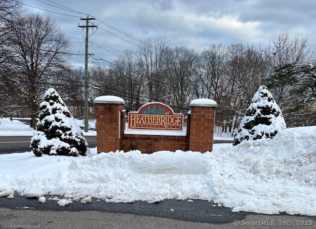 60 Heather Ridge in Shelton, CT - Foto de edificio