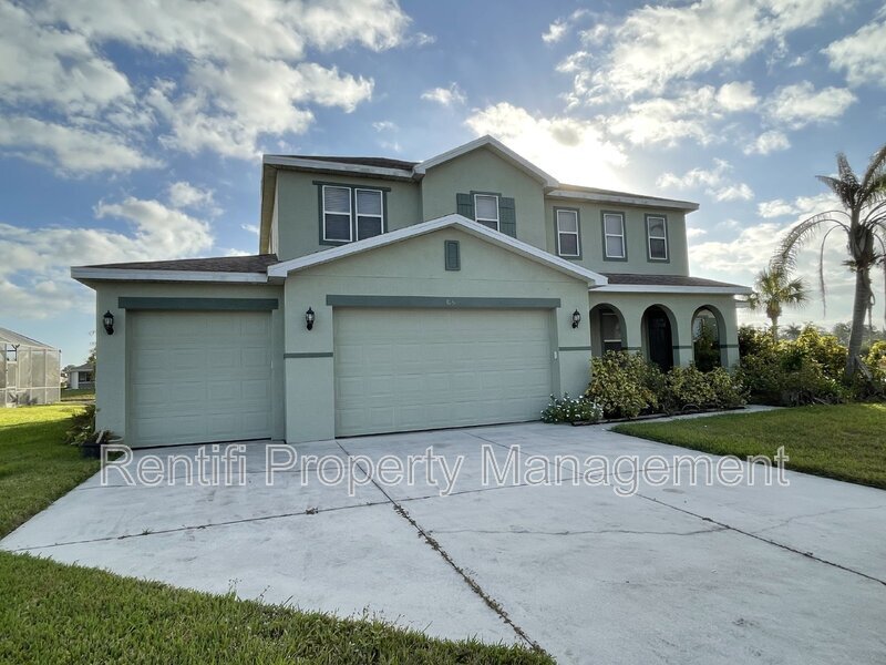 8151 Blue Daze Ct in Lehigh Acres, FL - Building Photo