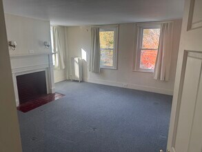 5 Curve St in Lexington, MA - Foto de edificio - Building Photo