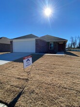 2404 E Fennec St in Siloam Springs, AR - Building Photo - Building Photo