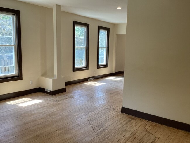 property at 1219 N 33rd St