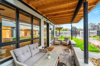 3415 N Broadway, Unit 104 in Knoxville, TN - Building Photo - Building Photo