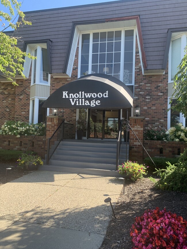 Knollwood Village Apartments Grand Blanc, MI Apartments