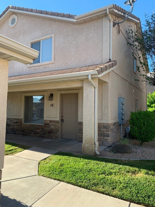 1167 E 400 S in Saint George, UT - Building Photo