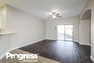 13758 W Port Royale Ln in Surprise, AZ - Building Photo - Building Photo