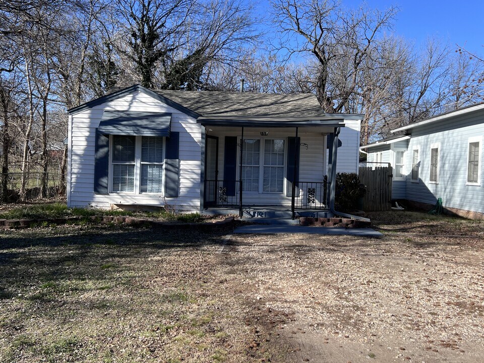 507 E Symmes St in Norman, OK - Building Photo