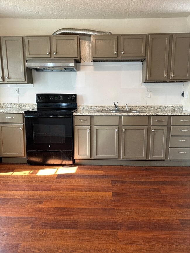 1125 E 27th St in Houston, TX - Building Photo - Building Photo