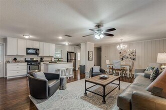 835 Ridgedale Dr in Richardson, TX - Foto de edificio - Building Photo