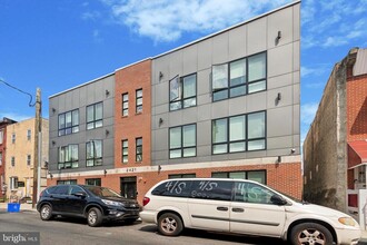 2421 N Mascher St in Philadelphia, PA - Building Photo - Building Photo