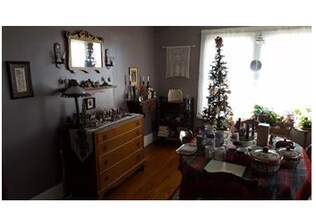 27-29 Pleasant St in Ware, MA - Foto de edificio - Interior Photo