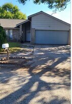 16939 Cairnloch St in Houston, TX - Building Photo